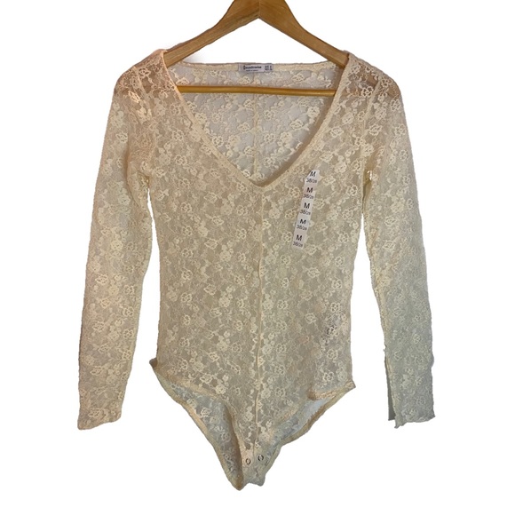 NWT Stradivarius cream lace women’s bodysuit- Size medium - Picture 1 of 2
